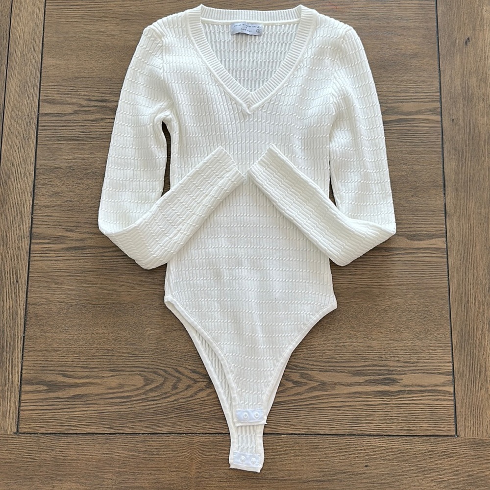 White Sweater Bodysuit 🤍 Living my Best Style X Pink Lily